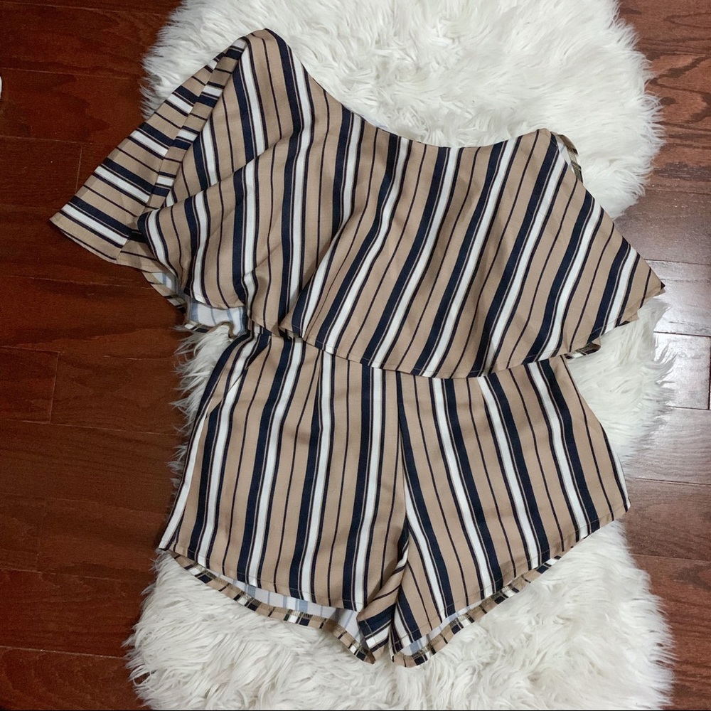 One Shoulder Romper - Picture 3 of 3